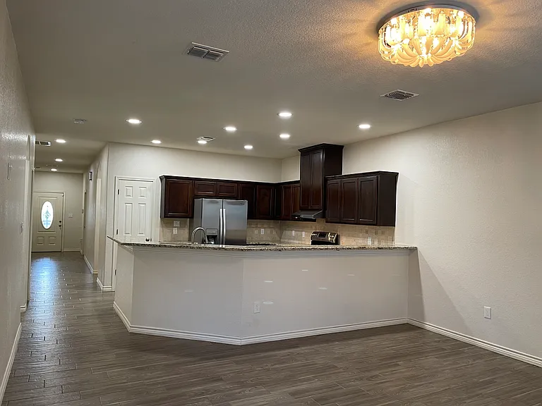 7015 Hallie Rdg — Photo 9