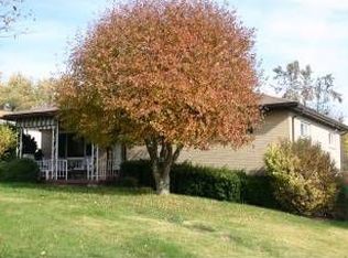 86 Hart St, Houston, PA 15342