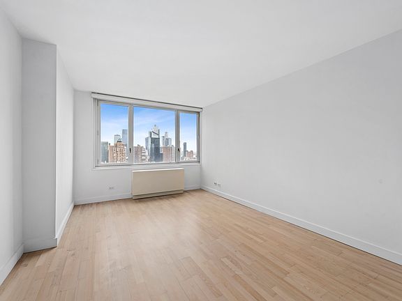 5th image of 322 W 57th St APT 37B