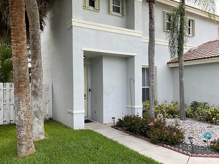 6566 Spring Meadow Dr — Photo 4