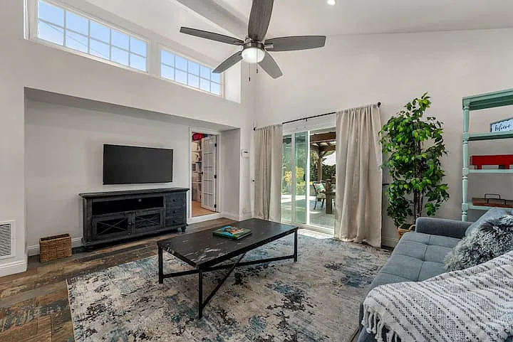 31472 La Matanza St — Photo 18