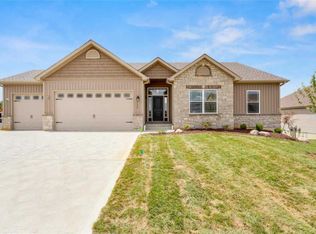 4322 Broken Rock Dr, Wentzville, MO 63385