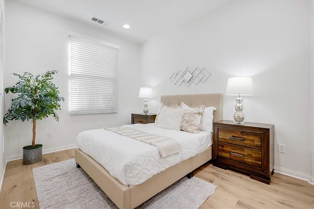 4 bed, 3.5 bath, 1908 sqft, $5,000 — Photo 4