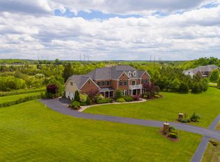 27100 Post Time Ct, Chantilly, VA 20152