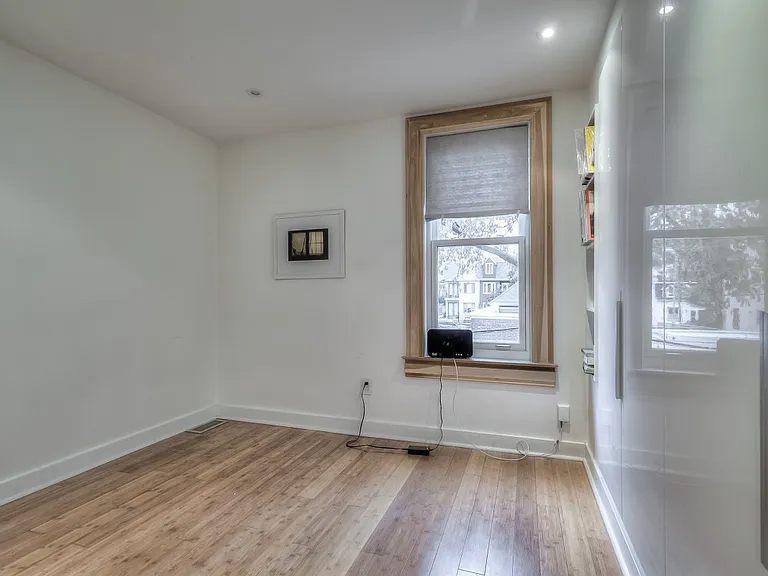 133 Munro St — Photo 16