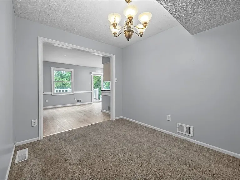 402 Hunting Creek Rd — Photo 9