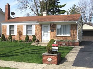 390 Diane Dr, Buffalo Grove, IL 60089