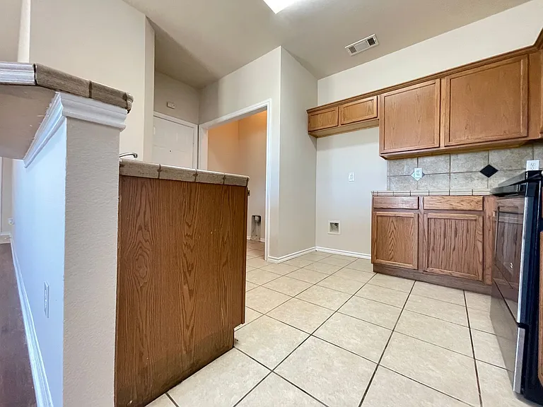 5900 Lovingham Ct — Photo 32