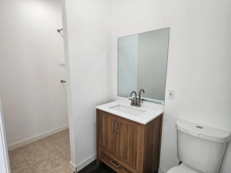 5900 Gipsy Ave — Photo 6