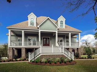 111 Spanish Point, Ocean Springs, MS 39564