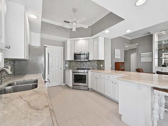 5th image of 9400 SW Wedgewood Lane