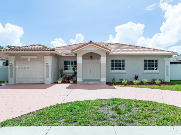 17661 NW 88th Ave, Hialeah, FL 33018