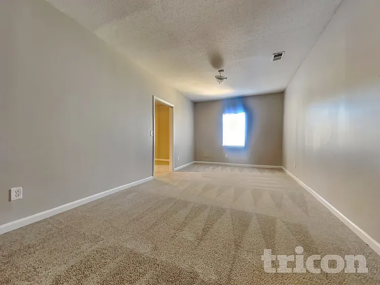 6260 Phillips Lake Way — Photo 10