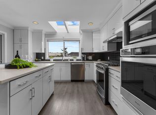 1170 Dolphin St, White Rock, BC V4B4G8