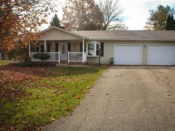 23 Simons Ave, Fredericktown, OH 43019