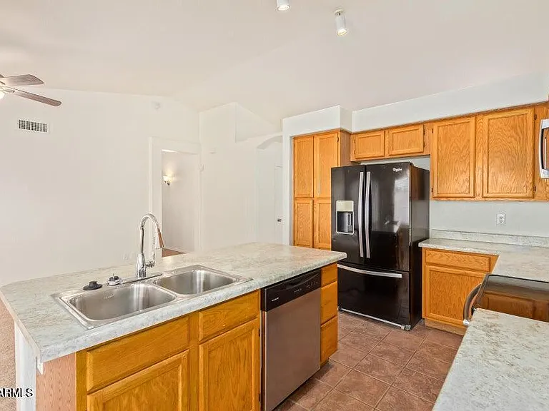 6585 N 77th Dr — Photo 14