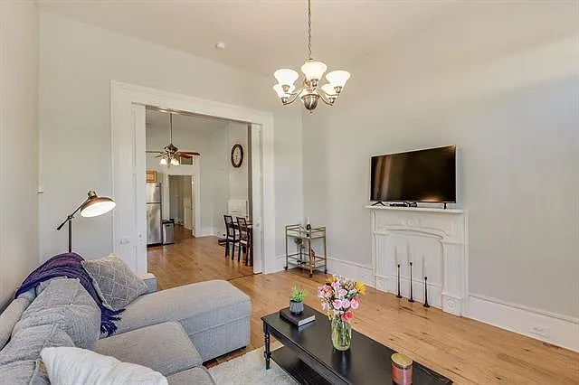 2 bed, 1.5 bath, 929 sqft, $1,750 — Photo 3