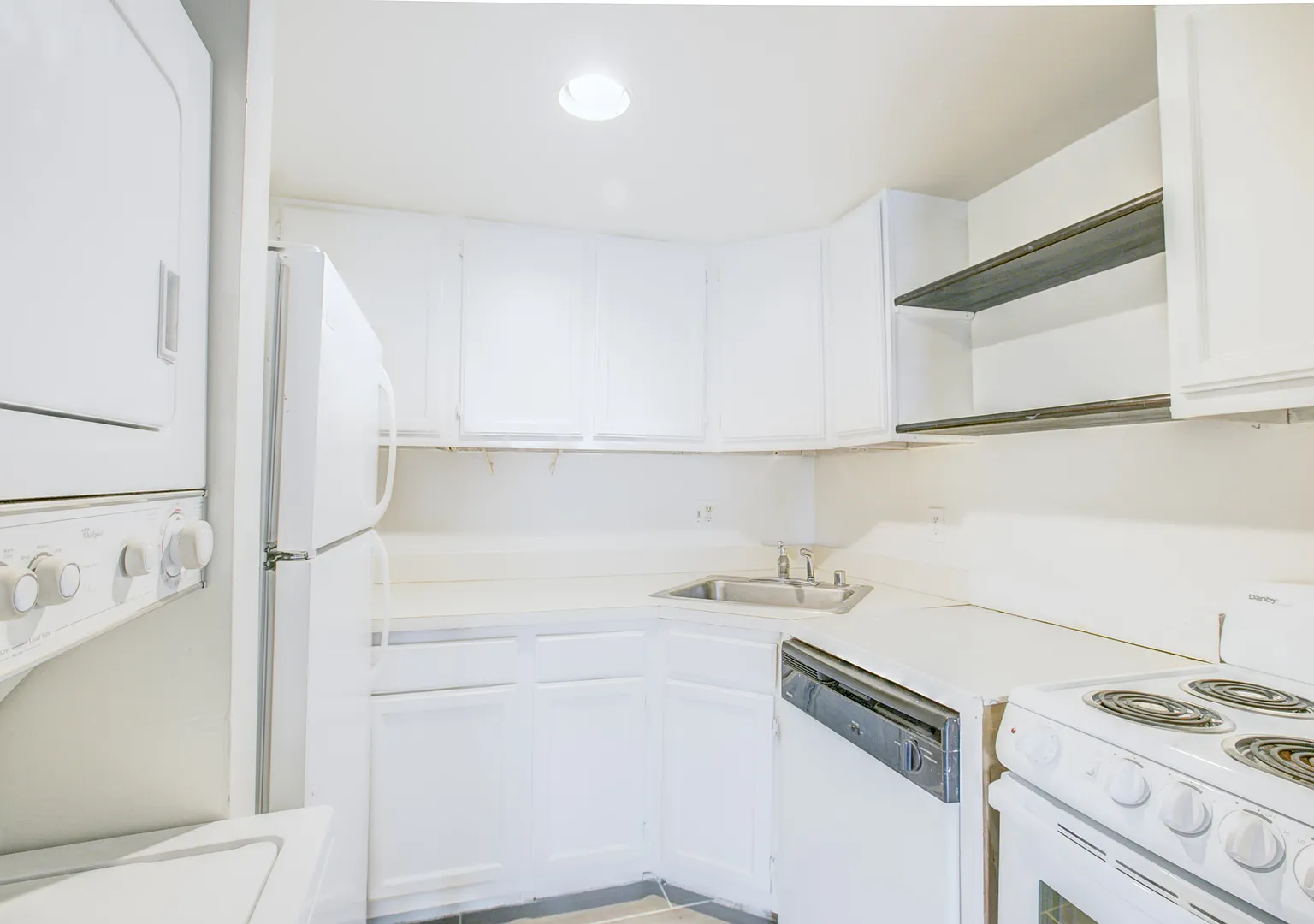 Lovely Lofted H Street Condo + Parking! — Photo 3