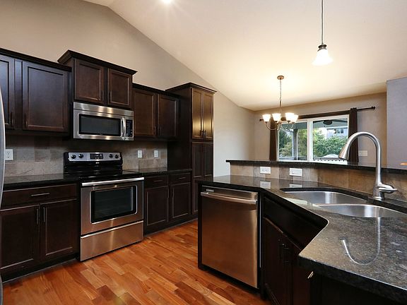 4th image of 205 NW Abbie Dr