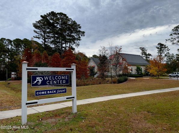 596 W Burton Farm Drive, Minnesott Beach, NC 28510