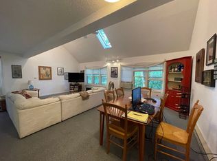 880 East St APT 16A, Lee, MA 01238