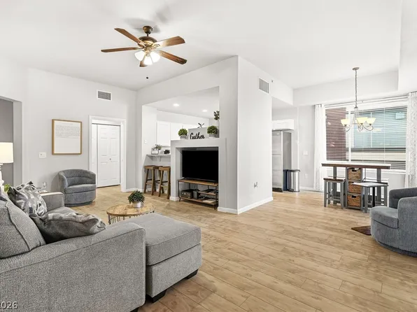 43 Agate Ave Unit 209, Las Vegas, NV 89123