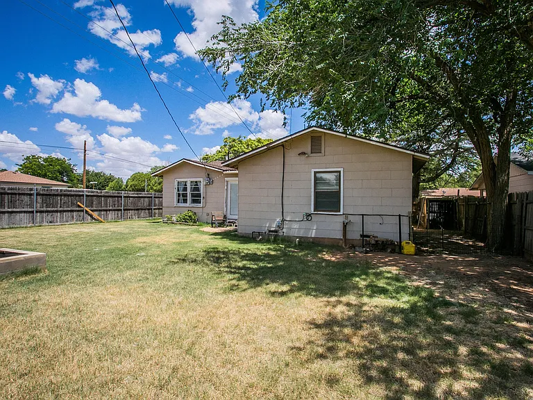 3019 47th St — Photo 33