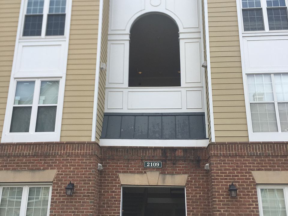 1st image of 2109 Highcourt Ln APT 301