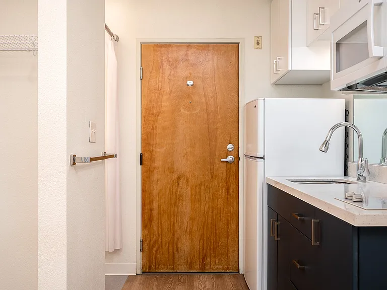 Alder House — Photo 31