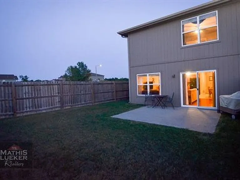 1718 Sutter Woods Rd — Photo 16