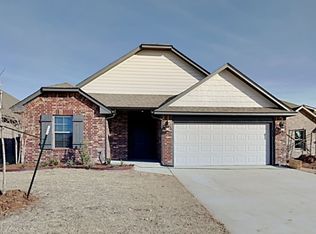 10517 NW 41st St, Yukon, OK 73099