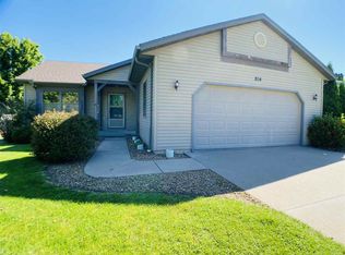 204 Tracy Ln, Williamsburg, IA 52361