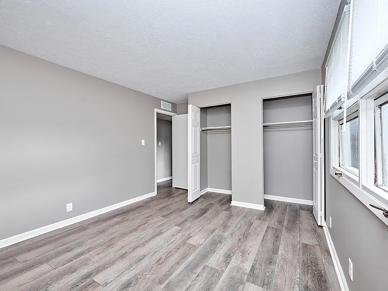 Rivershore Apartments — Photo 34