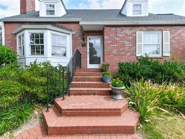 306 N Tremont Dr, Greensboro, NC 27403