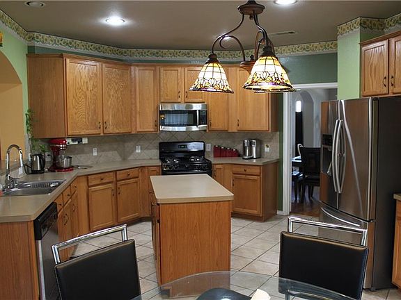 5th image of 4521 Woodbluff Dr