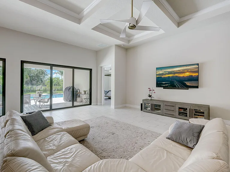 9234 Balsamo Dr — Photo 9