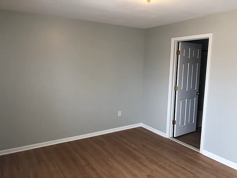 1112 Fountain View Cir — Photo 21