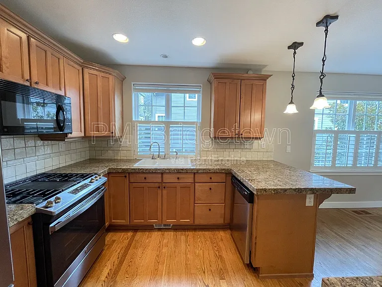 10235 NW Edgewood Dr — Photo 9