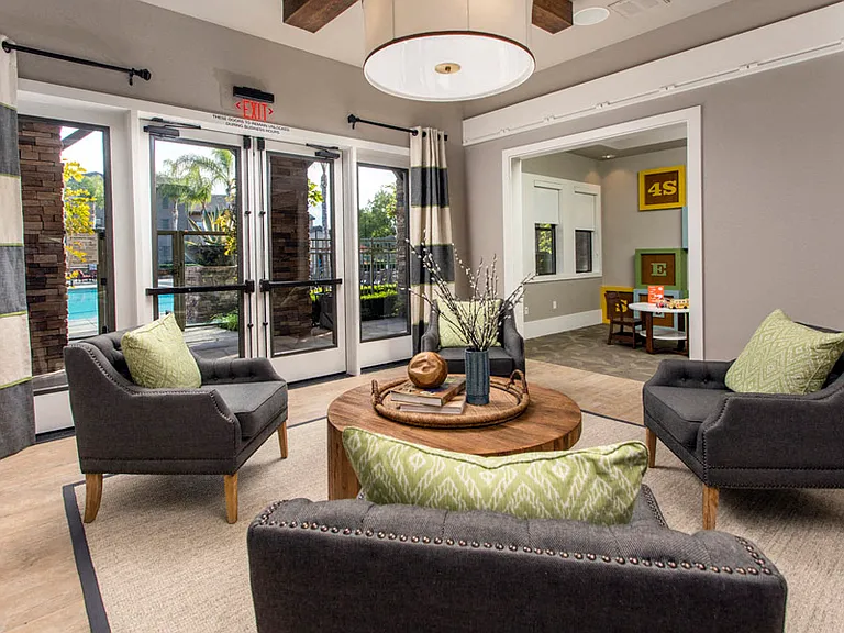 Leasing Center
