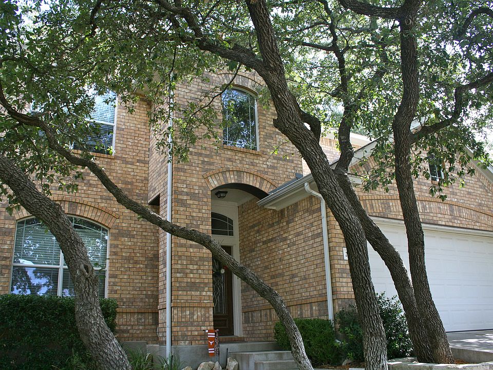 Quiet neighborhood with lots of native trees.