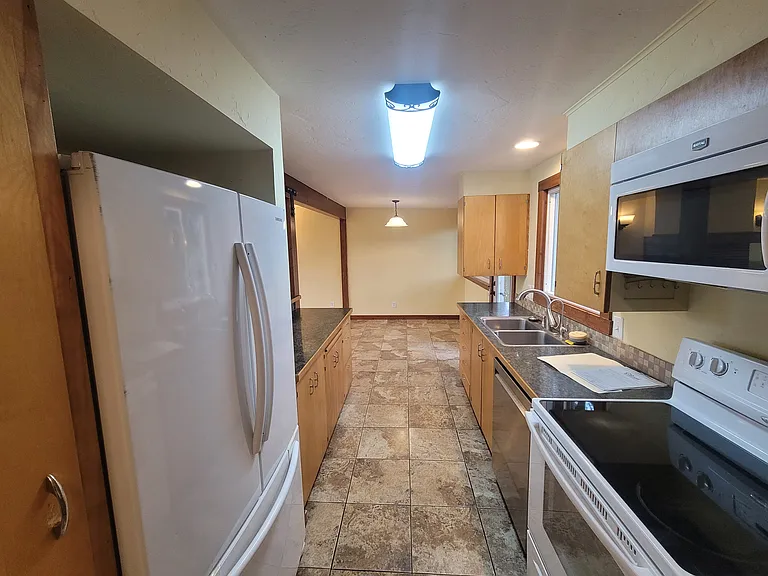 348 W Colorado St — Photo 3