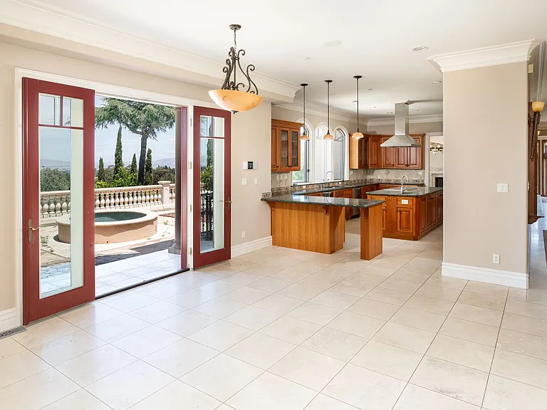 26200 Elena Rd — Photo 8