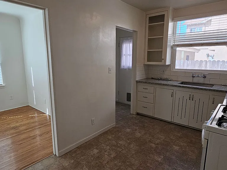 609 E Central Ave — Photo 8