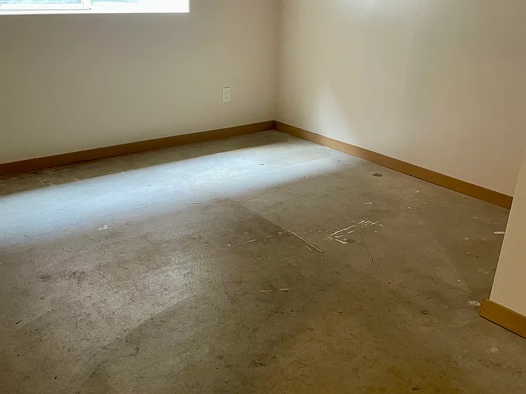 857 W 200 S — Photo 21