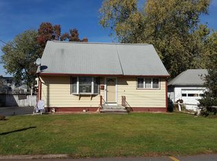 38 Avon Ter, Iselin, NJ 08830