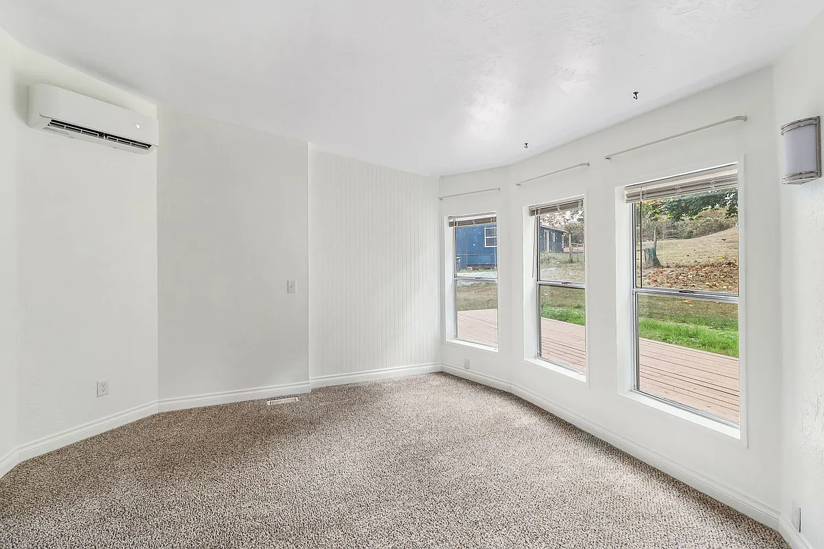 Building Photo - 186 Blazer Ct