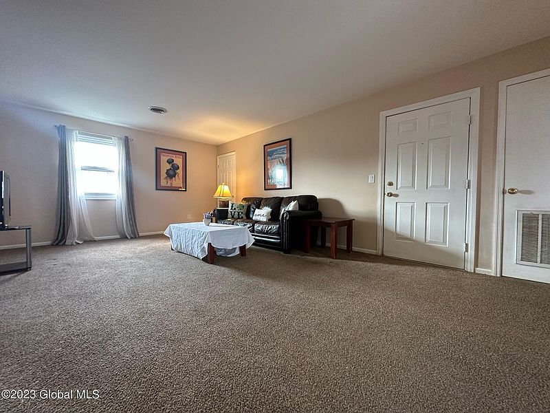 5th image of 118 Cedarview Lane