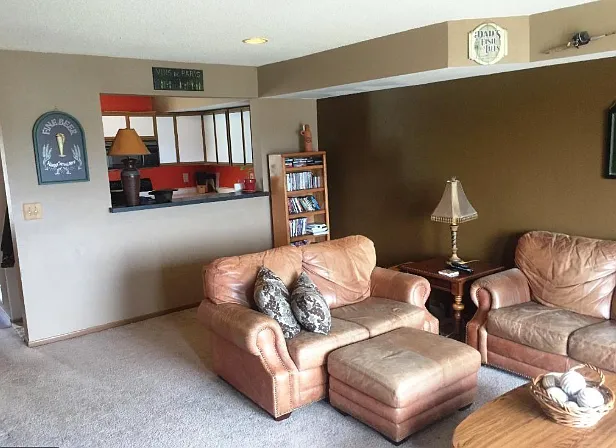 Open and bright 2 Bed/2 Bath Townhome *Woodbury* - Available August 1st — Photo 2