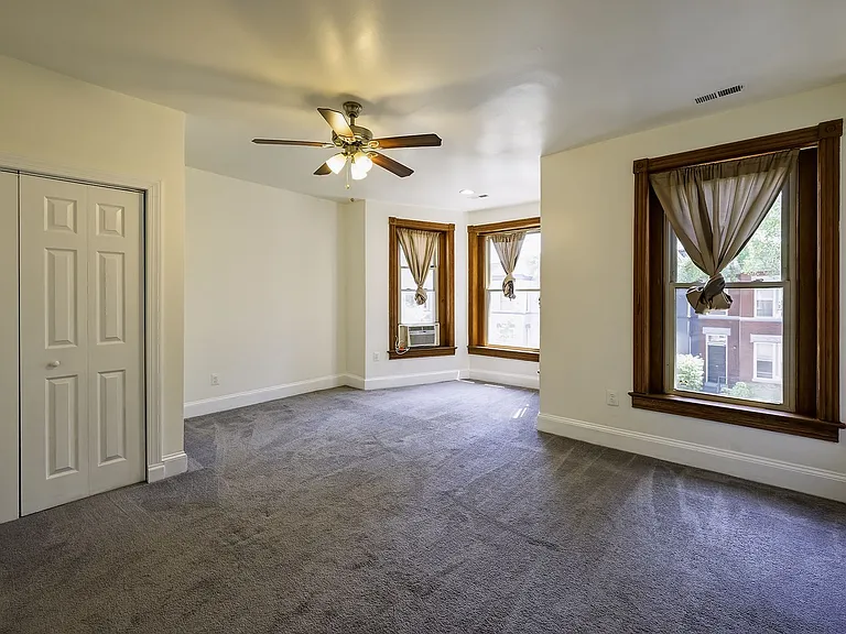 145 Thomas St NW — Photo 17