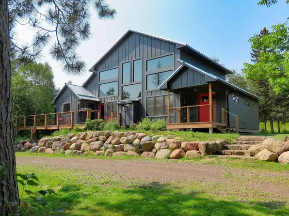 121 Ski Hill Rd, Lutsen, MN 55612